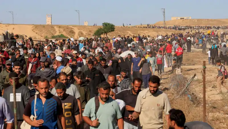 İsrail'in Gazze'deki İnsani Yardım Konvoyuna Saldırısı: 15 Masum Hayatını Kaybetti