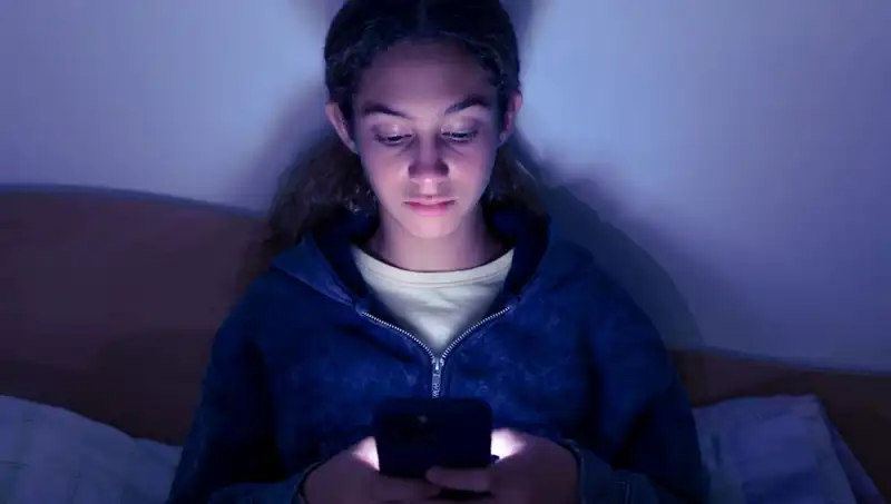 Ergenlerin Takip Ettiği Tehlikeli Sosyal Medya Trendleri: Ölümcül Sonuçlar