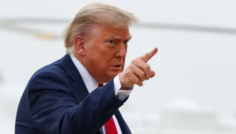Trump Yönetimi 36 Ülkeye Seyahat Yasağı Getirmeyi Düşünüyor