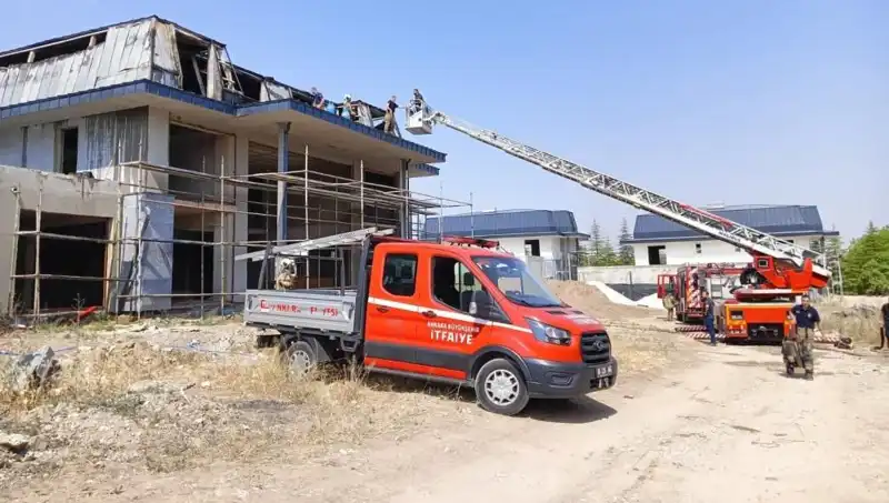 Gölbaşı'nda Villalarda Yangın Korkusu: Yangın Söndürme Ekipleri Seferber Oldu