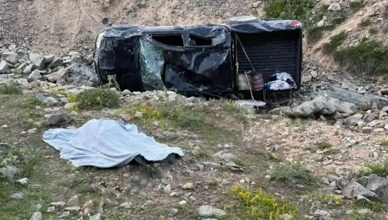 Gümüşhane'de Meydana Gelen Feci Kaza, Bir Can Aldı ve Beş Kişiyi Yaraladı