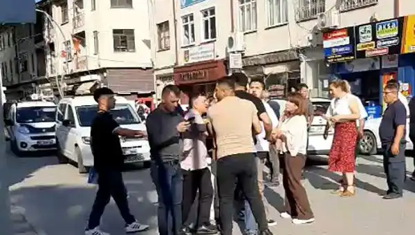 Gazinin Trafikte Darp Edilmesi Anlarının Şok Edici Görüntüleri Ortaya Çıktı