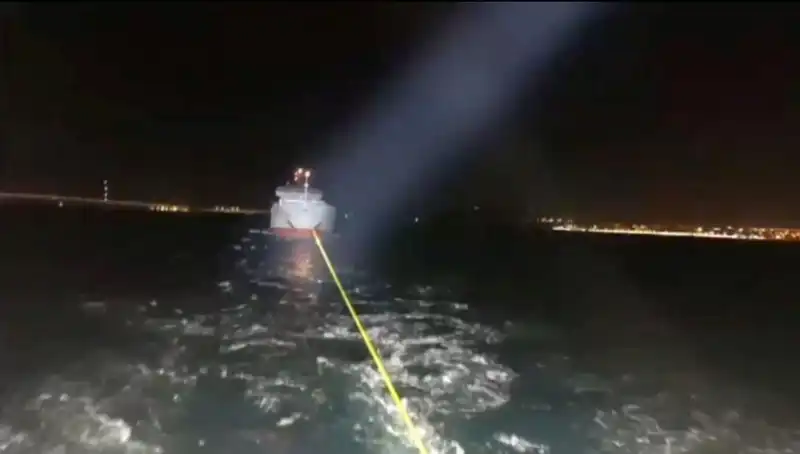 Çanakkale Boğazı'nda Gemi Arızası: Deniz Trafiği Durma Noktasına Geldi