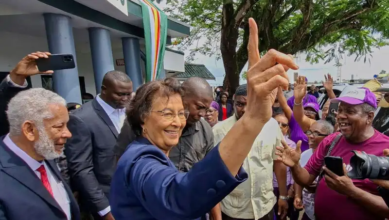 Surinam'da İlk Kadın Devlet Başkanı Tarihe Geçti: Değişim Rüzgarları Esti
