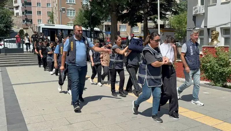 Türkiye'nin 12 İlinde Yasa Dışı Bahis Operasyonu: 21 Kişi Tutuklandı