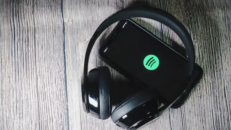 Spotify, Ölü Sanatçılar İçin Yapay Zeka ile Şarkılar Yayınlıyor!