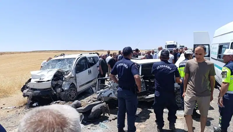 Trafik Kazasında Feci Çarpışma: 4 Kişi Hayatını Kaybetti, 1 Yaralı