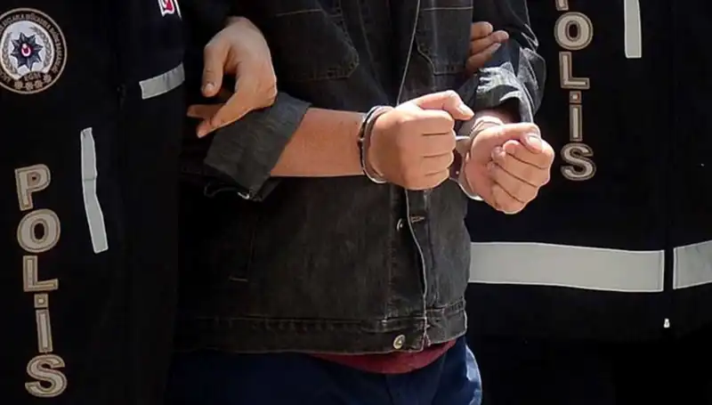 Bursa'da Uyuşturucu Operasyonu: 327 Zanlı Gözaltında, Şehir Hareketlendi!