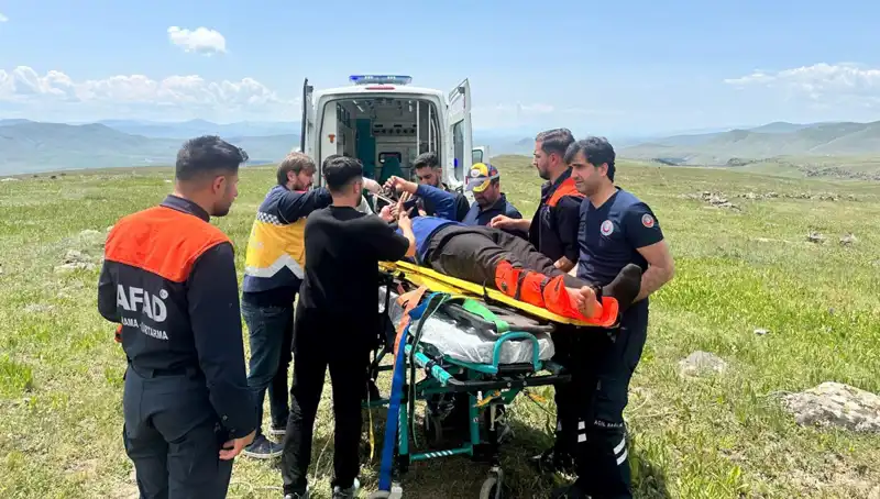 Kayalıkta Düşen Çoban İçin Gecenin Karanlığında Hayat Kurtarma Operasyonu