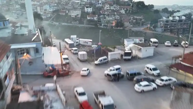 İzmir'de Gerçekleşen 99 Operasyon: 133 Kişi Gözaltına Alındı