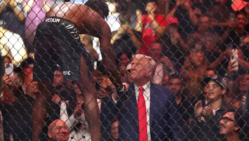 Trump, Beyaz Saray Bahçesinde UFC Maçı Düzenleme Planlarını Açıkladı