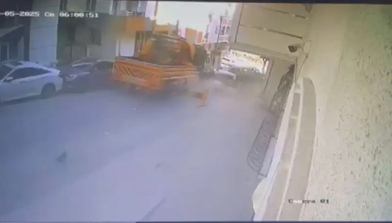Kontrolden Çıkan Vinç, 23 Araca Çarparak Feci Bir Kazaya Sebep Oldu