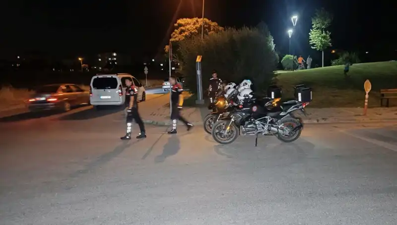 14 Yaşındaki Çocuk Parkta Bıçaklandı: Kavga Kanlı Sonuçlandı
