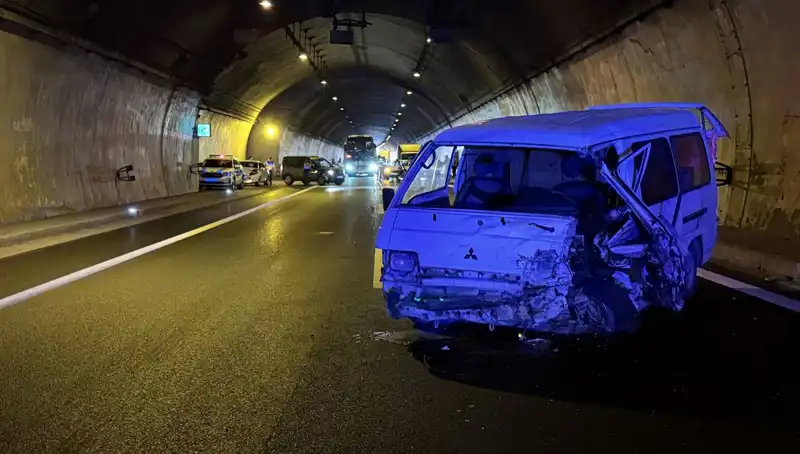 İstanbul TEM Otoyolu'nda Zincirleme Kaza: Çok Sayıda Yaralı Var!