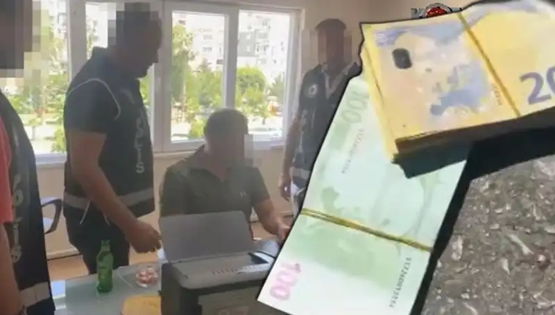 Antalya'da Rüşvet Operasyonu: Görev Başında Suçüstü Yakalandılar