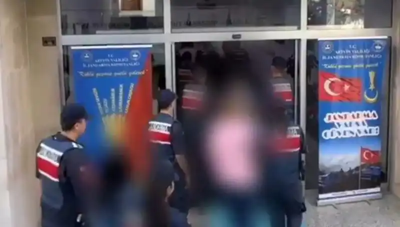 Türkiye Genelinde FETÖ Operasyonu: 30 İl ve 65 Tutuklama Gerçekleşti