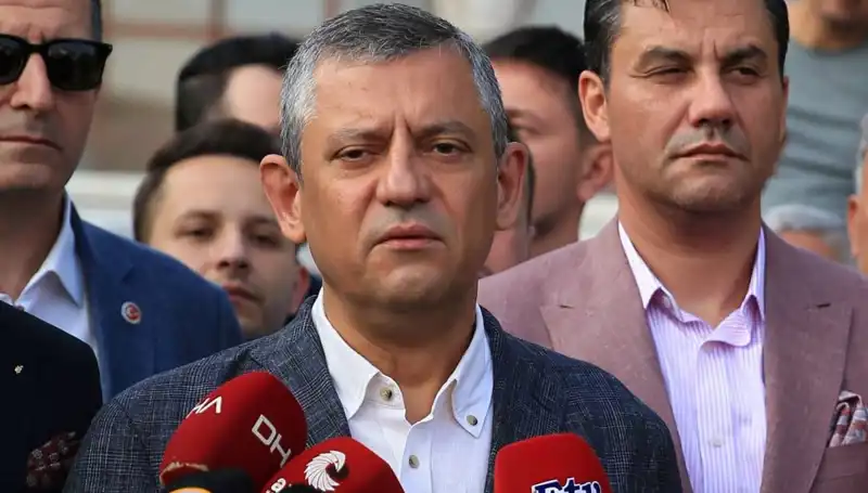 Özgür Özel'den Bayram Mesajı: "Bu Bayram Bize Bayram Gibi Gelmedi"