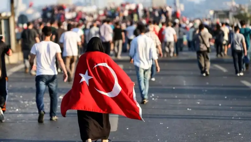 Kabineden 15 Temmuz Üzerine Anlamlı Mesajlar Geldi