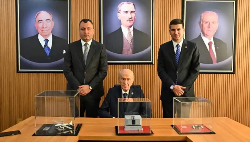 MHP Lideri Bahçeli, Ülkü Ocakları’nda Gençlerle Bir Araya Geldi