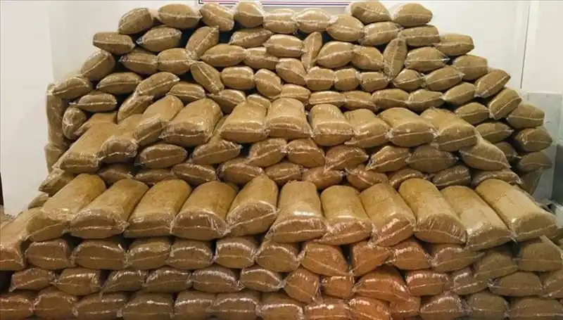 Manisa'da 2 Ton Kaçak Tütün Operasyonu: Detaylar Ortaya Çıktı!