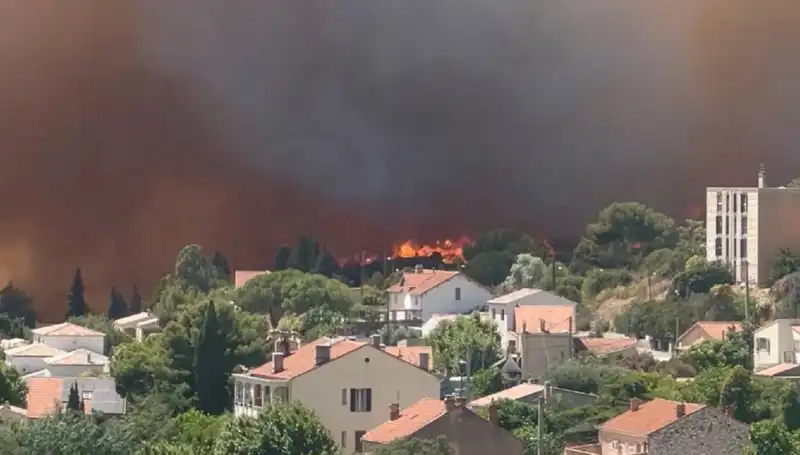 Avrupa'da Yangınlarla Mücadele: Sıcak Hava Koşulları Alarm Veriyor