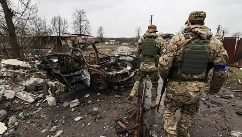 Rusya Luhansk'ta Tam Kontrolü Ele Geçirdi: Stratejik Gelişmeler