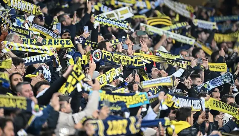 Fenerbahçe'nin Yeni Kombine Fiyatları Açıklandı: Taraftarları Bekleyen Süprizler!