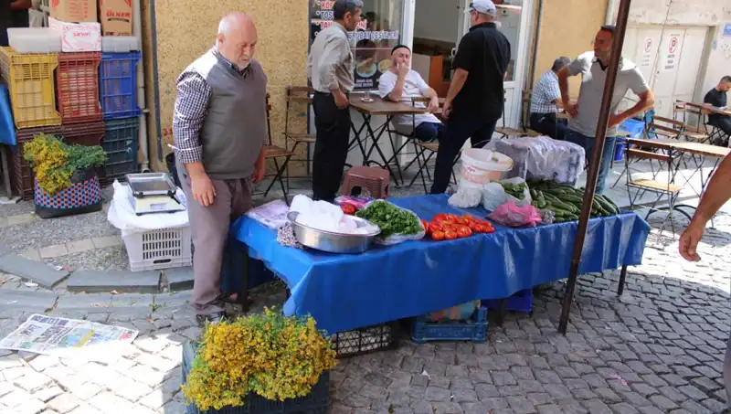 Dağların Saklı Hazinesi: Kendiliğinden Yetişen Şifalı Bitki Pazarda 30 TL'den Satılıyor